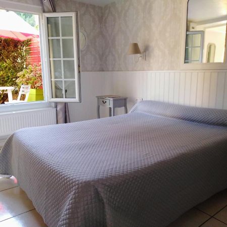 Bed and Breakfast La Touille Cenac-et-Saint-Julien Экстерьер фото