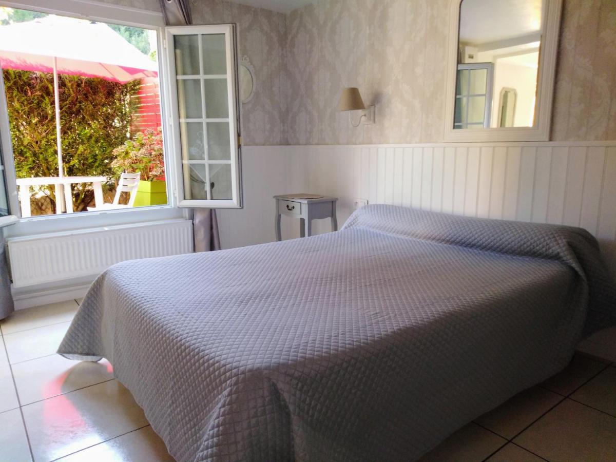Bed and Breakfast La Touille Cenac-et-Saint-Julien Экстерьер фото
